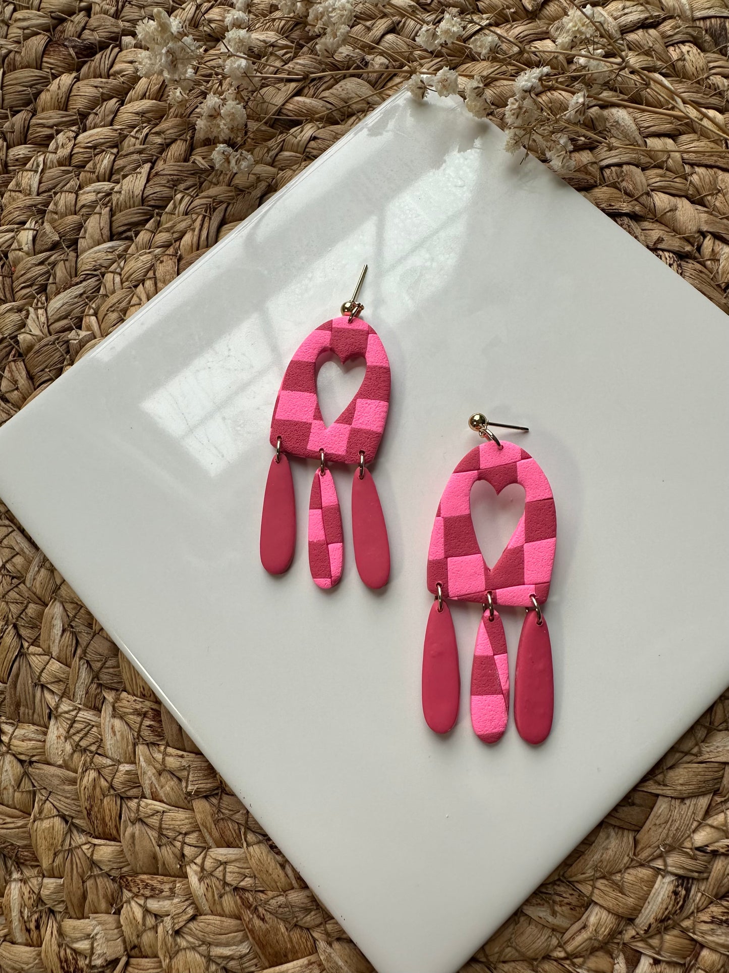 Checkered Heart Arch